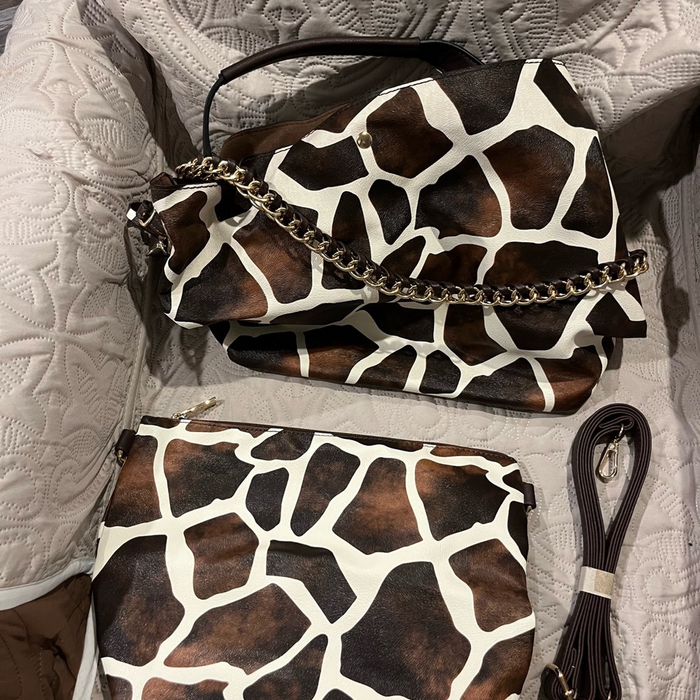 Giraffe Print Shoulder Bag with Chain Strap